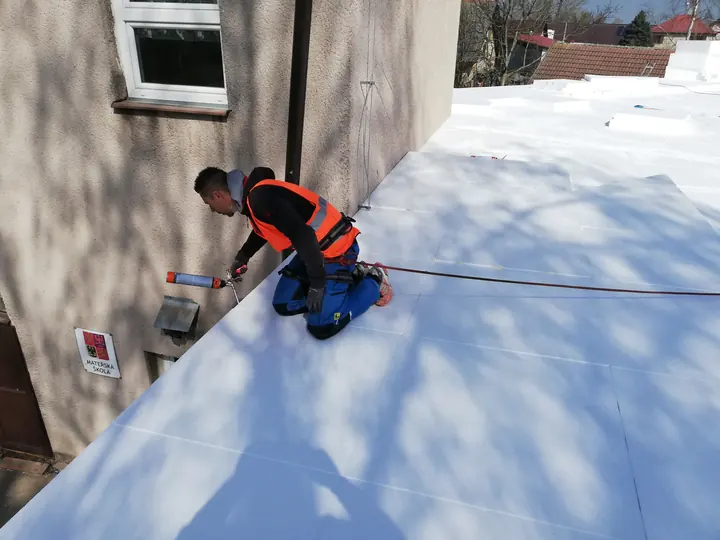 Zateplení a hydroizolace ploché střechy